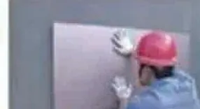 第3步——一体板粘贴上墙并对齐基准线